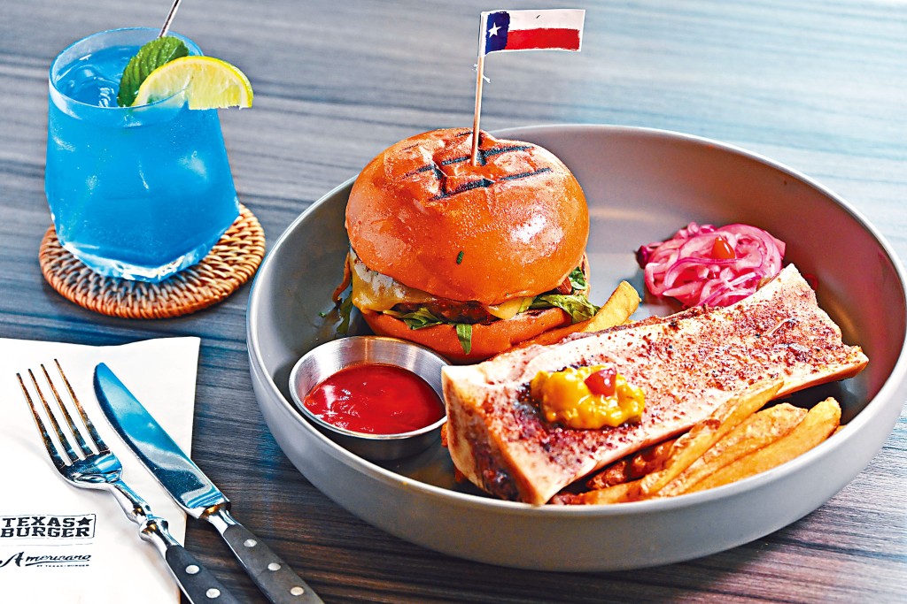 燒骨髓牛肉芝士漢堡，原條燒香了的牛骨髓伴以安格斯牛肉漢堡包，分量足夠兩人分享，吃得滿足。