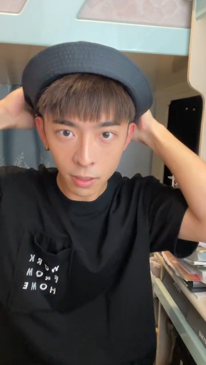 開半個鐘Live講新歌。