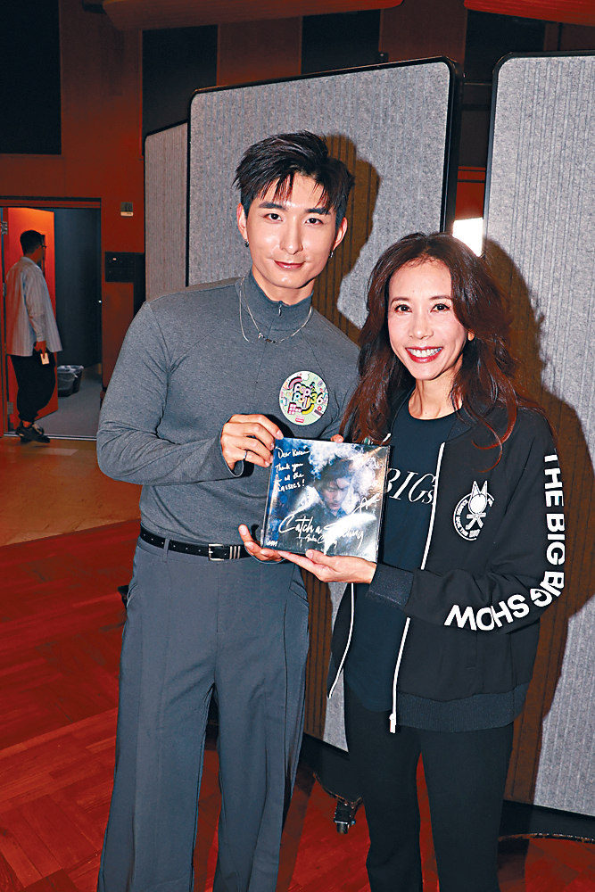 莫文蔚讚張馳豪身形和外形都吸引。