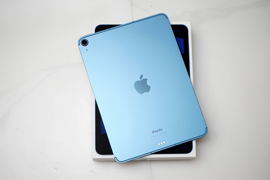 除了太空灰，第五代iPad Air其餘四款顏色粉紅、星光色、紫及藍（圖），均與上代有所不同。