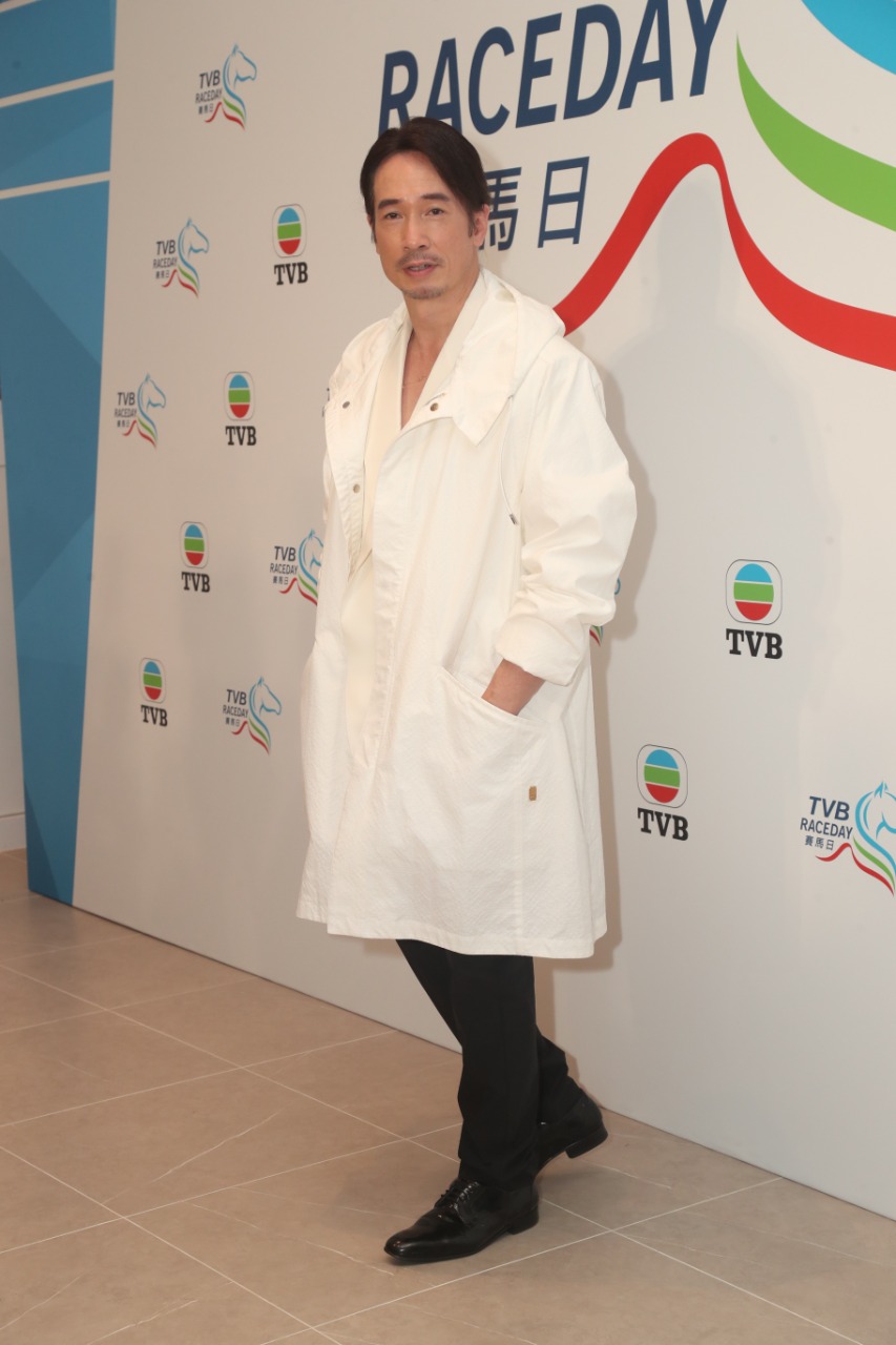 陈豪和谭俊彦出席《TVB赛马日》活动。