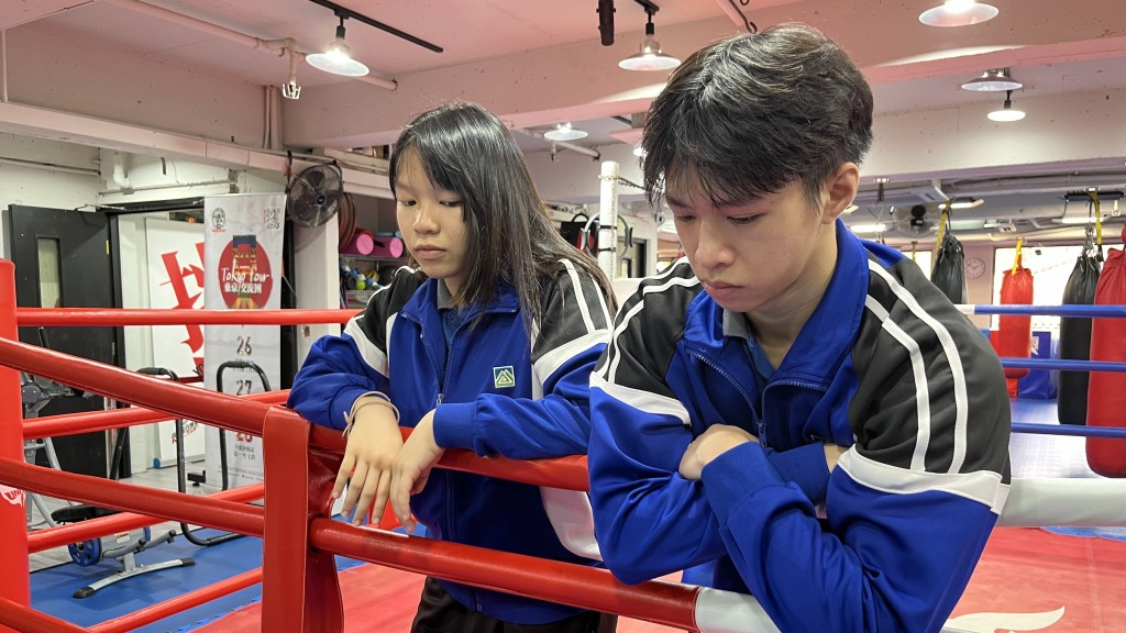 向柏榮一對子女向籽羲（右）與向籽嬴無故失去亞運參賽資格，至今仍未得到一個合理解釋。資料圖片