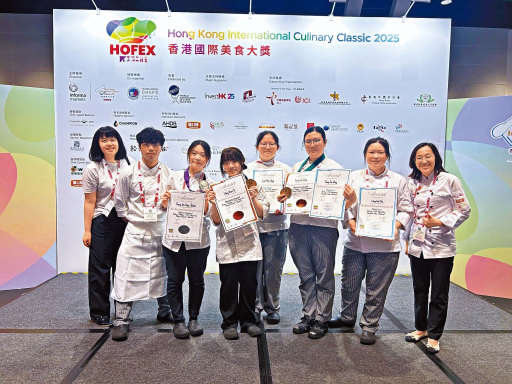 學生及校友出戰「香港國際美食大獎@HOFEX」，表現大放異彩，在國際舞台上奪得一銀四銅，勇奪佳績。