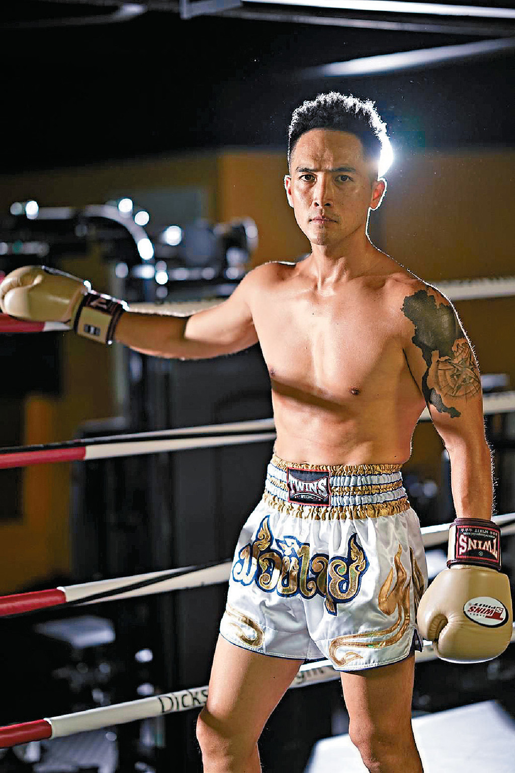 有啲睇头
■陈国峰操到一身结实肌肉，唔打得都睇得。