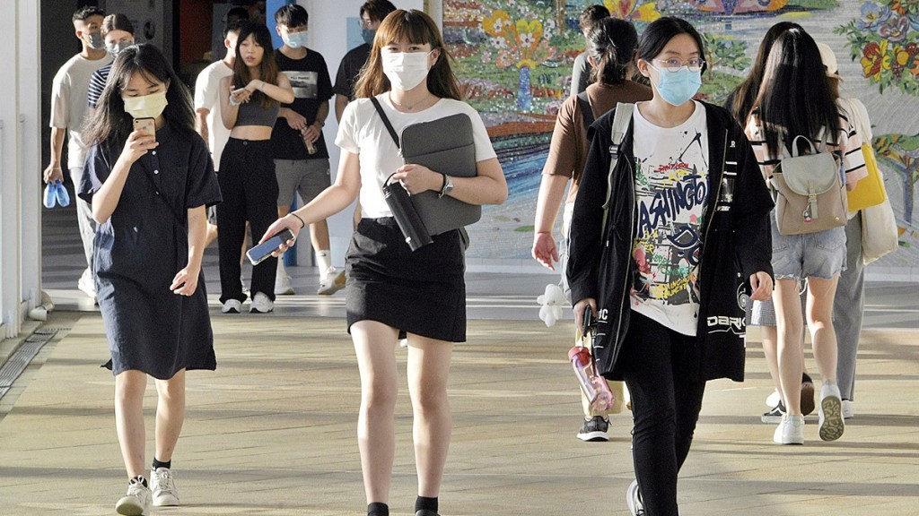 政府今起公開招募青年人參與第五期「青年委員自薦計劃」。 資料圖片
