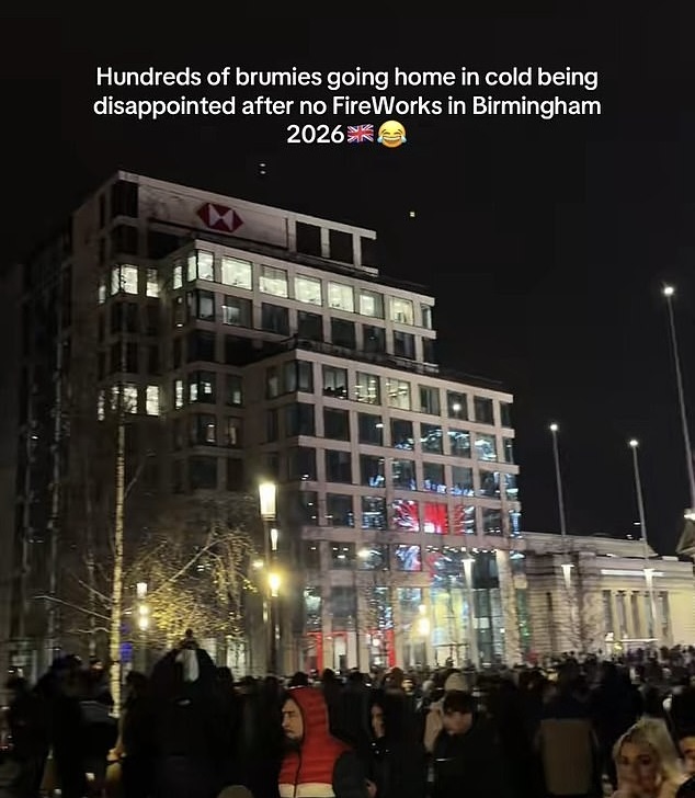 伯明翰數百人受騙「倒數看煙花」撲空。  TikTok@moinn.48