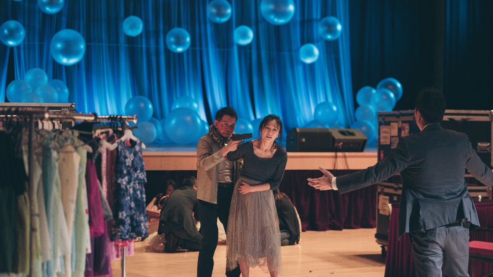 袁富華亦有動作場面。