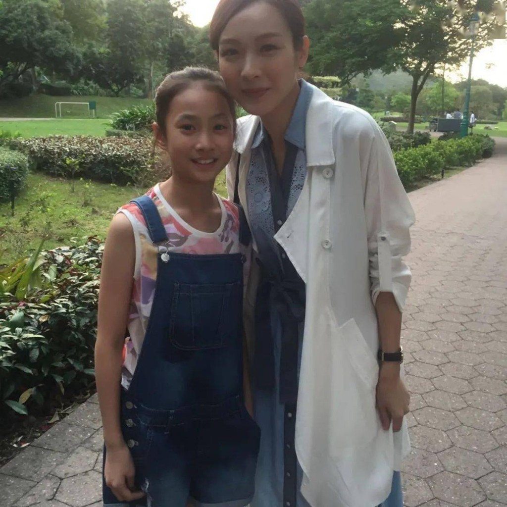 钟柔美跟不少TVB明星合作过。