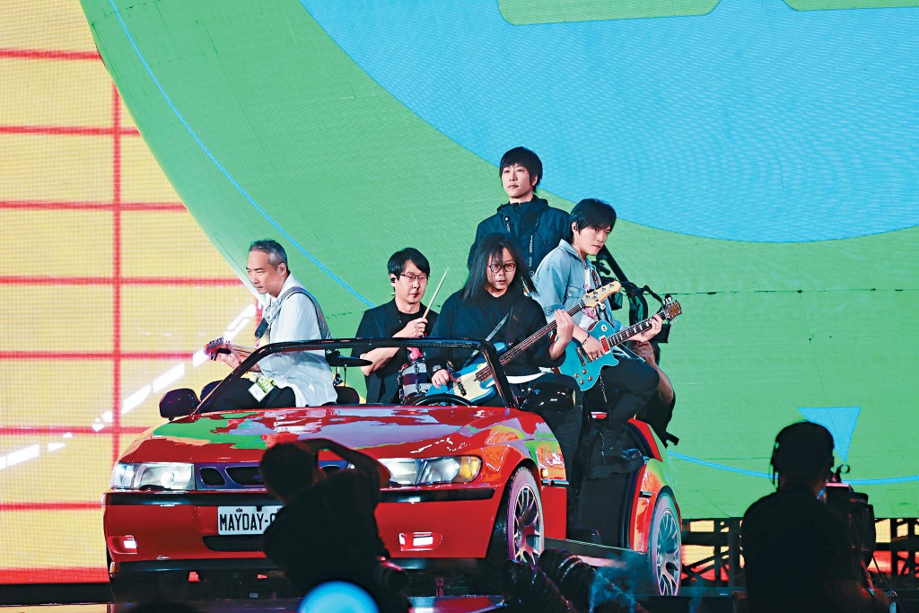 五月天昨日舉行綵排騷。