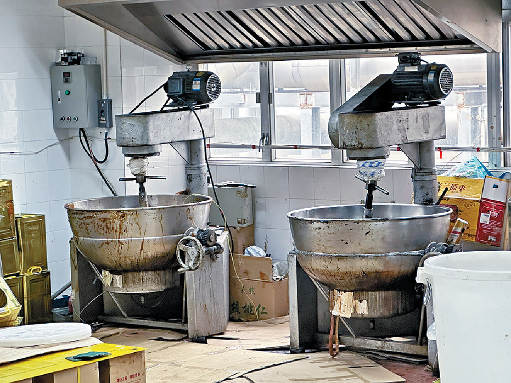 ■製作紅棗核桃糕的攪糖機。