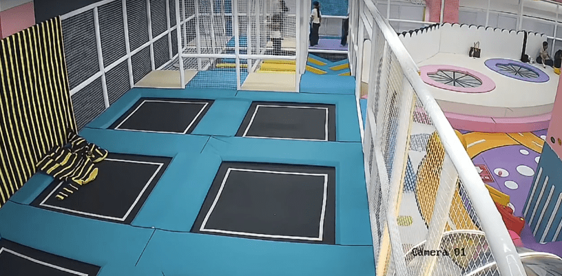 家長男童為男童急救。小紅書_小哲最帥 家長男童為男童急救。小紅書_小哲最帥