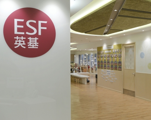 英基稱未能確定學生何時能重返學校。 資料圖片