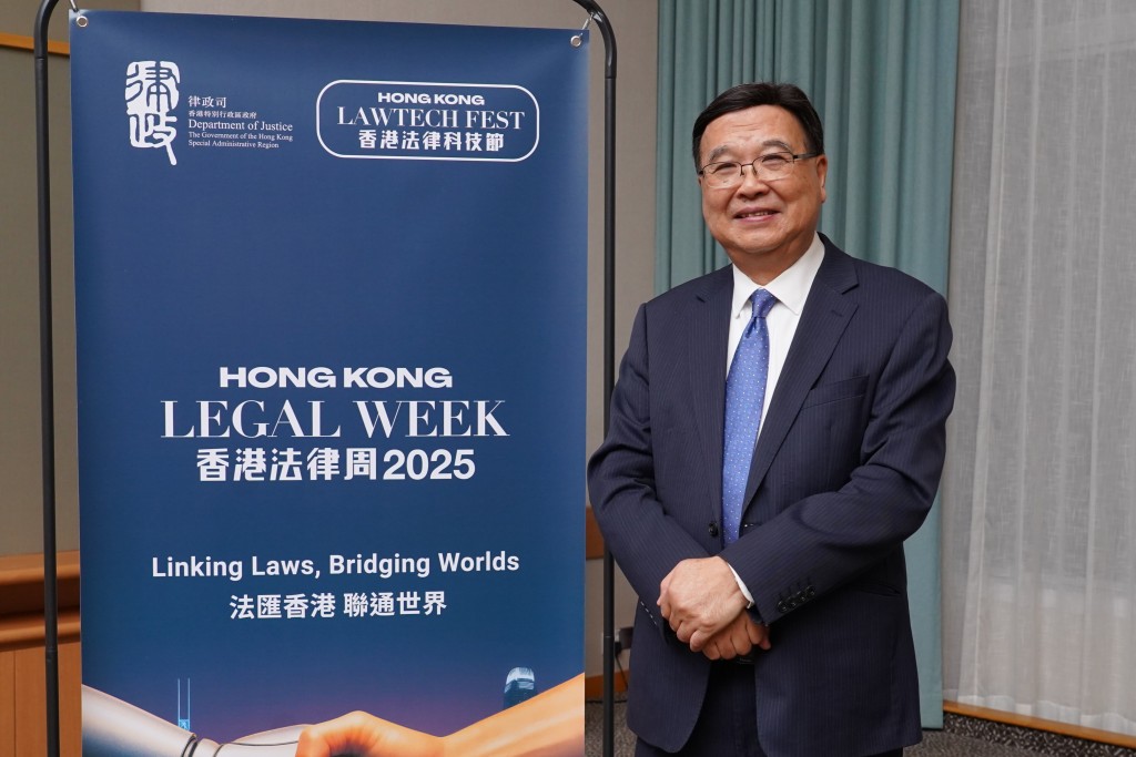 全國人民代表大會常務委員會香港特別行政區基本法委員會副主任黃玉山接受《星島》訪問。