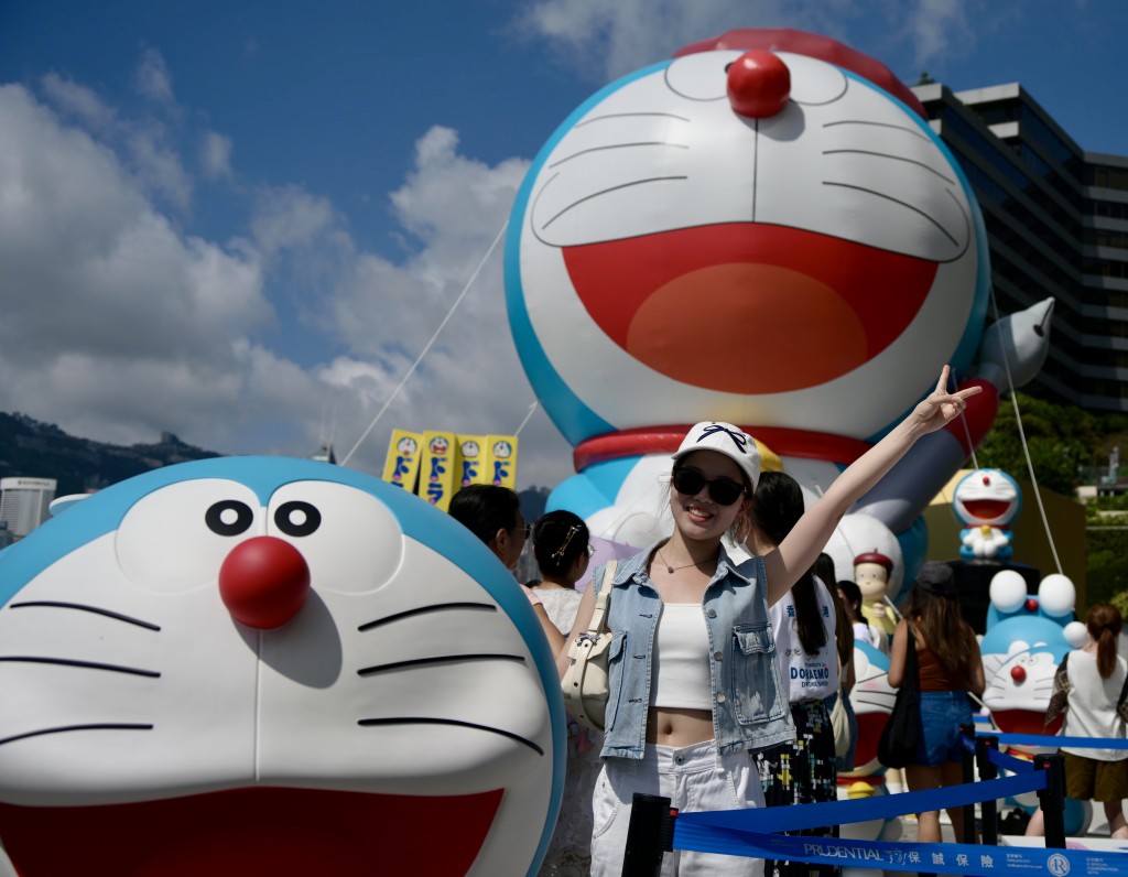 星光大道及尖沙咀海旁的「100%多啦A梦 & FRIENDS 」免费展区今日最后一日开放。（苏正谦摄）