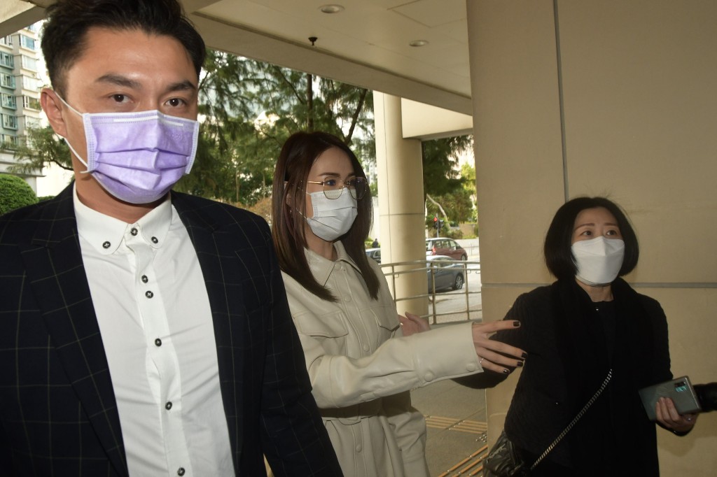 楊明今晨到東區裁判法院出庭應訊。