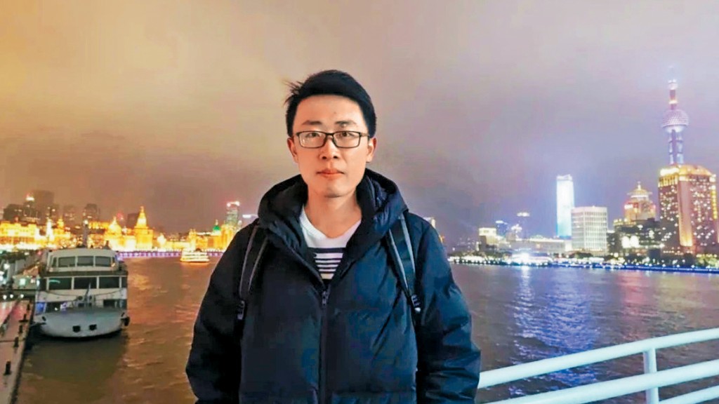 一路學習逆襲人生的周信靜。
