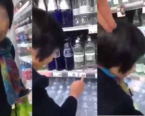 大媽只會說普通話，店員連珠炮發狂罵，更做出「開槍爆頭」的手勢。（網圖）
