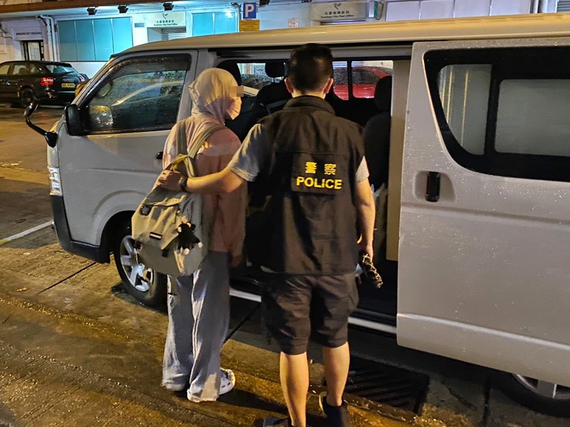 警方於九龍城兩個單位拘捕4名27至35歲內地女子，涉嫌管理賣淫場所及非法入境。警方圖片