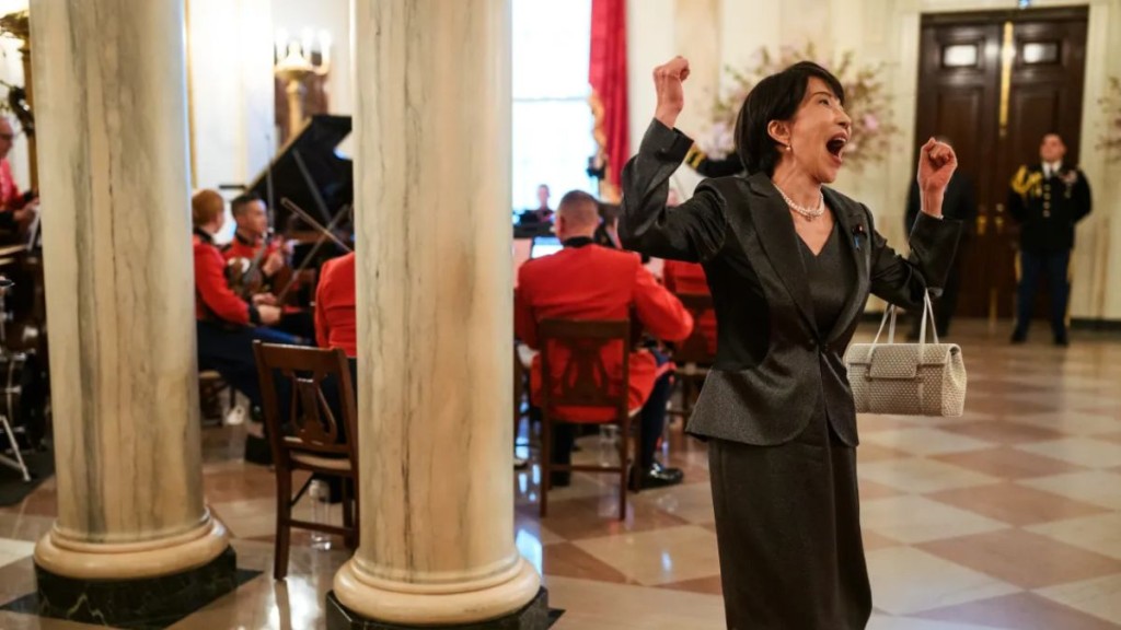 白宫官网公开多张高市访日照片，当中包括高市夸张地举起双手表达喜悦的画面。www.whitehouse.gov