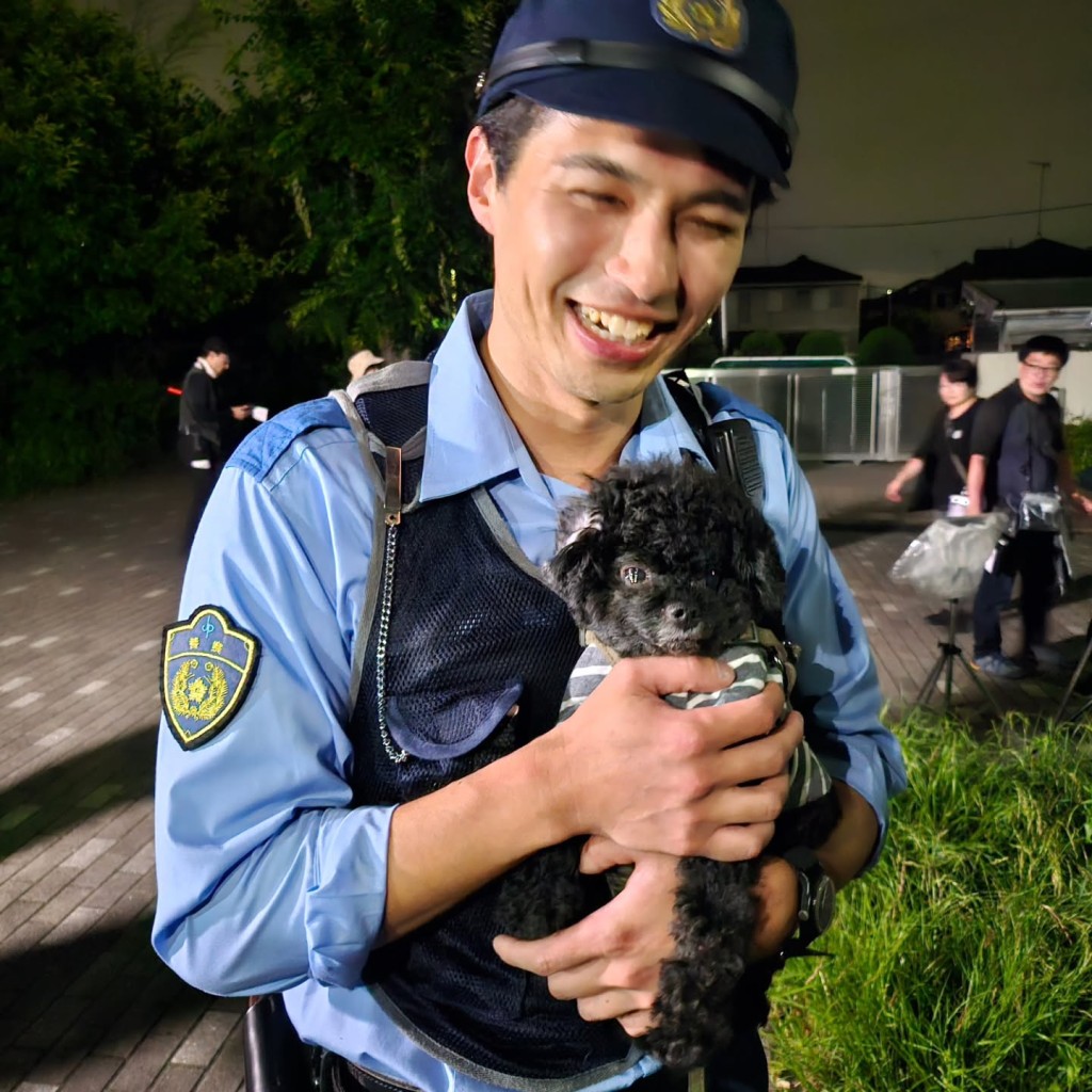 戲外的佐伯大地同樣鍾意「偷食」。