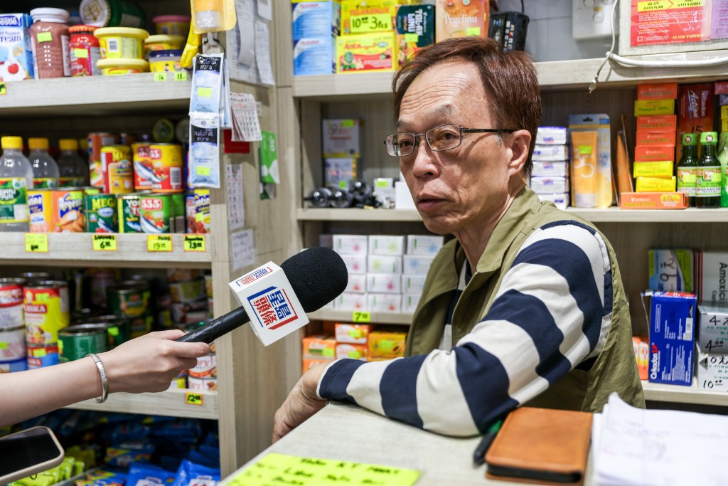 鳳德街市商販陳先生。 鳳德街市商販陳先生。