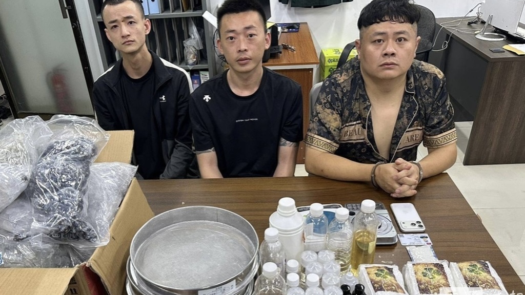 兩岸3名男子在柬埔寨開車運毒被抓獲。 柬中時報