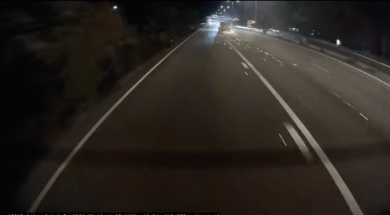 片段隨後結束，暫未清楚該車最終去向，以及其逆線行駛及噴火的原因。