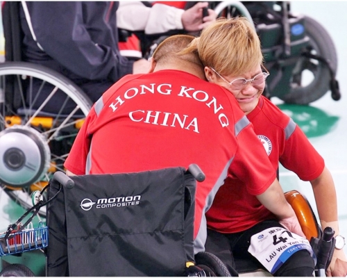 梁育榮、劉慧茵和黃君恒組合為港贏得一面銀牌。香港殘疾人奧委會暨傷殘人士體育協會fb圖片