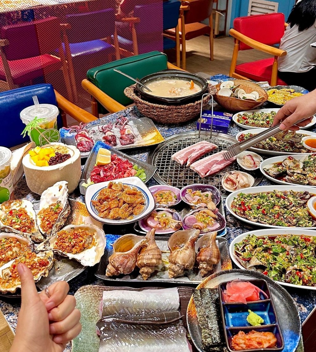 海禾燒海鮮燒烤 海鮮燒烤大受年輕人歡迎， 海禾燒的海鮮食材每日新鮮直送。（圖片來源：Monologue2yw）