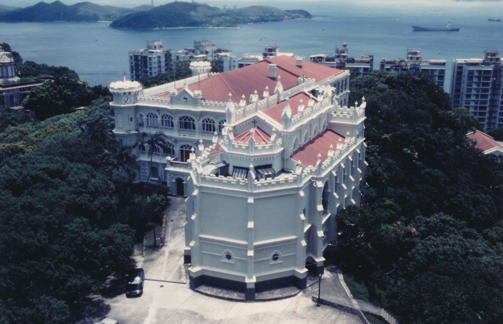 「大學堂」的外表如同城堡式。網上圖片 「大學堂」的外表如同城堡式。網上圖片
