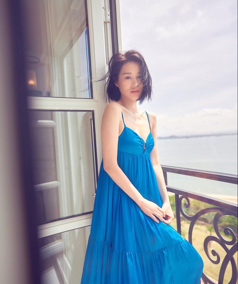 杏兒穿上吊帶裙,好靚。