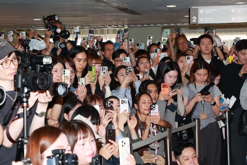 惠利粉絲興奮叫囂。 惠利粉絲興奮叫囂。