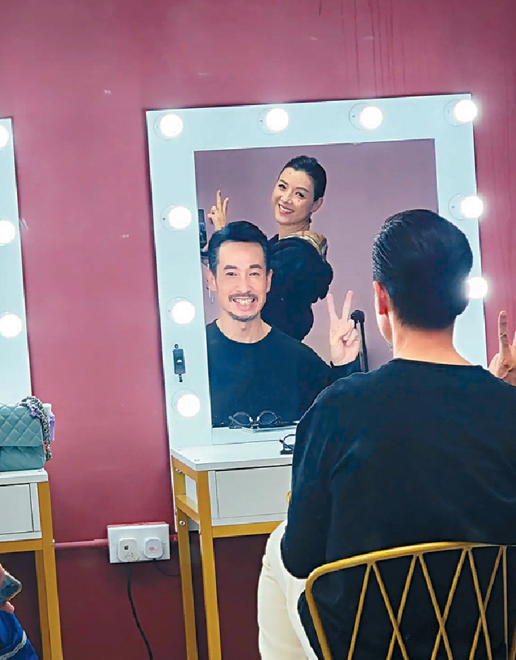 ■陳豪與陳茵媺夫妻檔開工，不避嫌放閃。