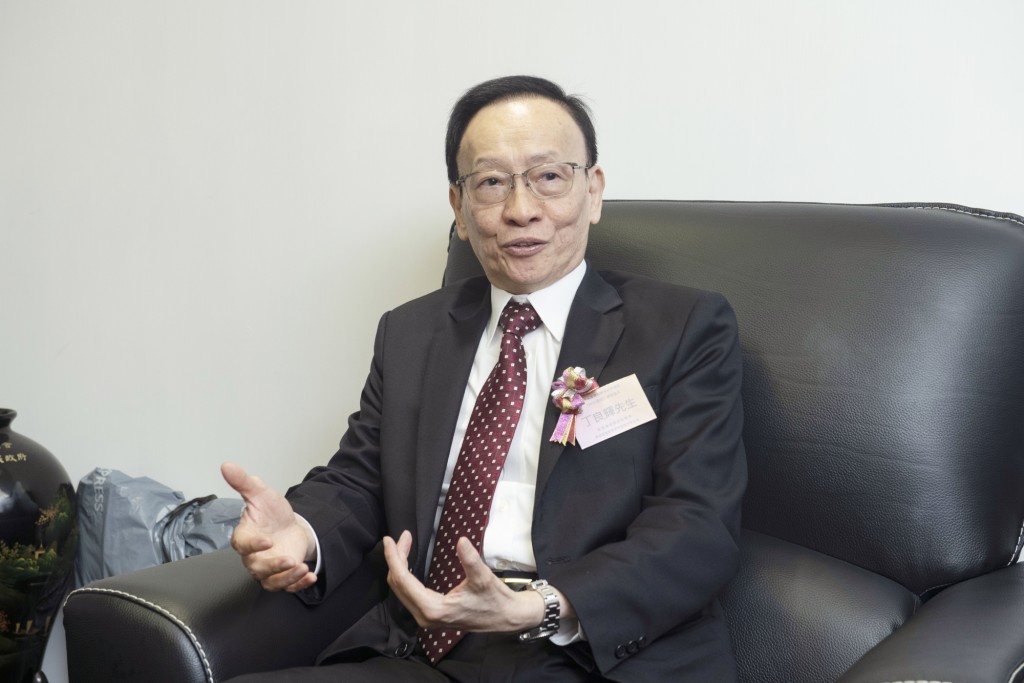 香港福建商會監事長兼香港福建商會教育基金榮譽主席丁良輝希望透過電影,令人明白到福建中學的辦學理念及宗旨。 香港福建商會監事長兼香港福建商會教育基金榮譽主席丁良輝希望透過電影,令人明白到福建中學的辦學理念及宗旨。
