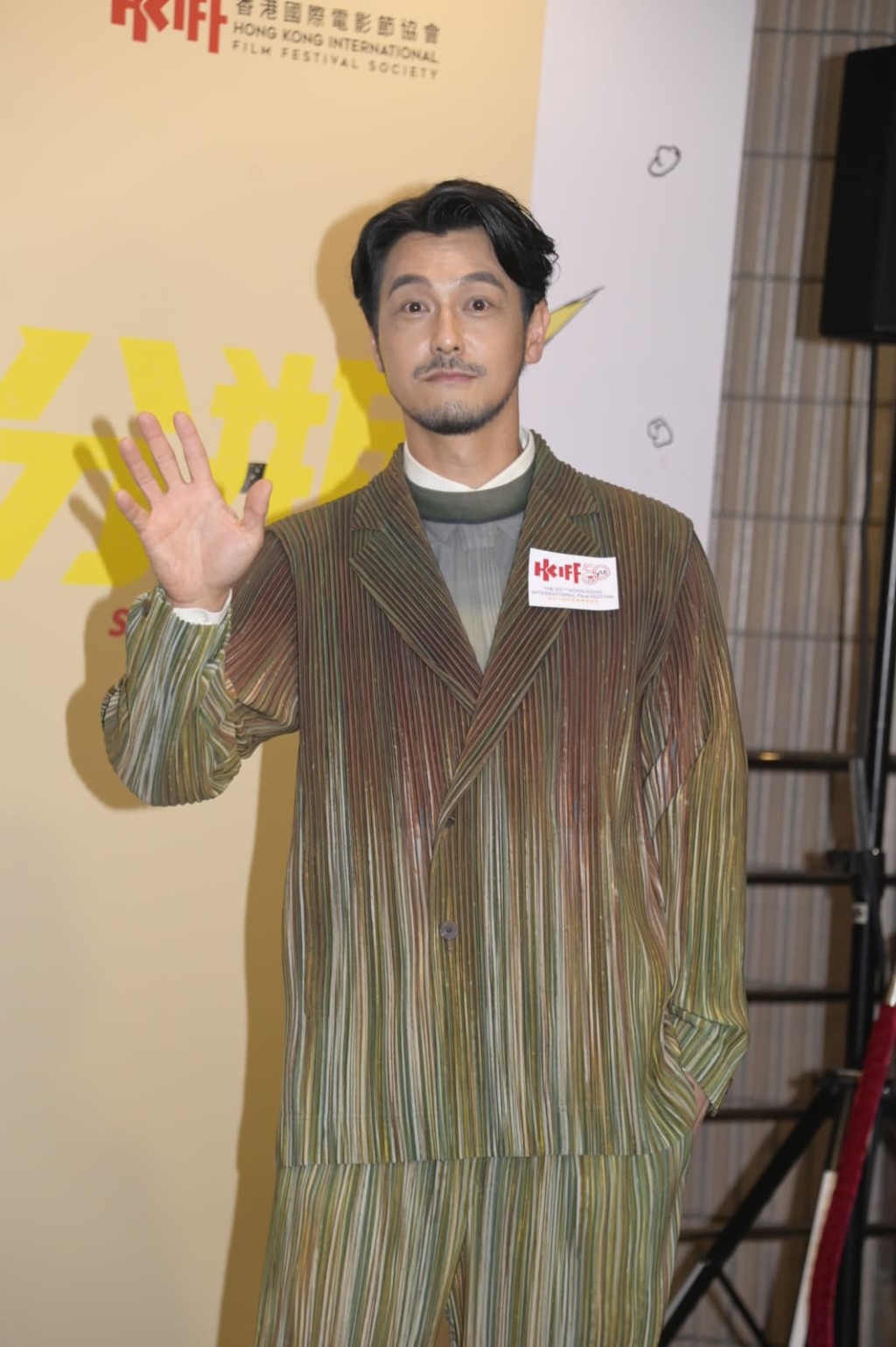 《大分瓶》 中，栢天男在是渣男，一腳踏幾船。