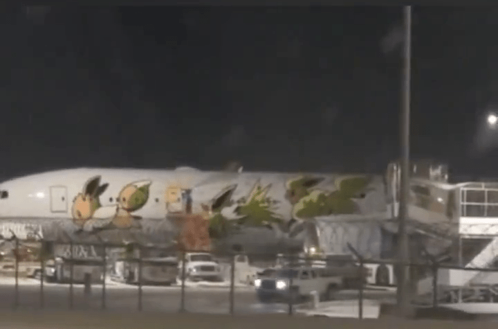網上流傳影片顯示，與達美航空公司飛機相撞的日本全日空航空公司旗下一架波音777飛機。 抖音