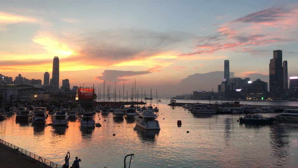 維園市民拍攝到晚霞。群組「社區天氣觀測計劃CWOS」網民Wahhing Yeung圖片