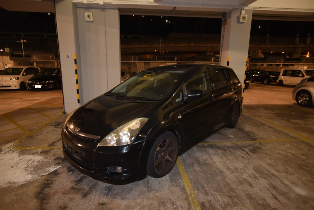 新界北兩車被盜，無業男涉五罪被捕。