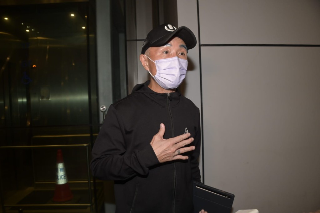 周啟生疑懷兒子遭受虐待,希望查清事件。