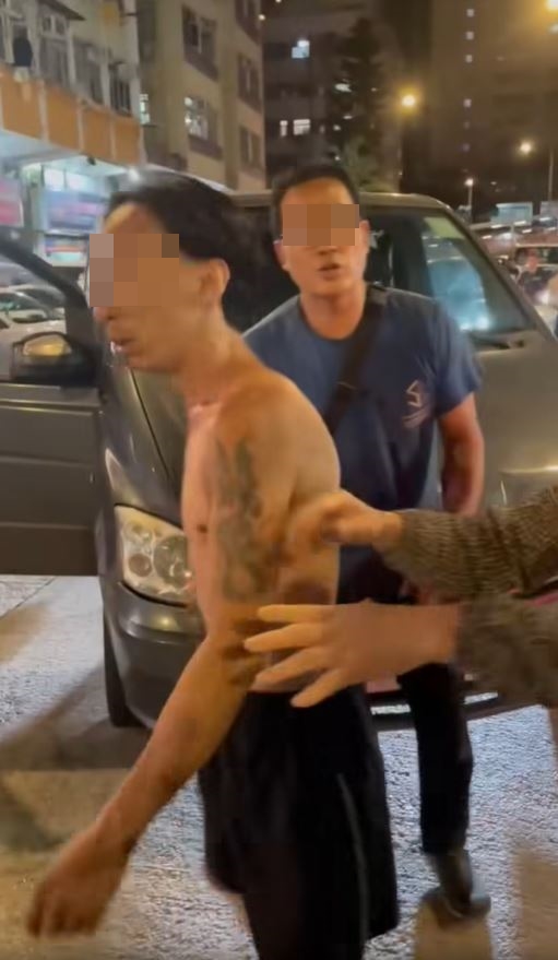 赤膊男的手臂有紋身。fb車cam L（香港群組）圖片