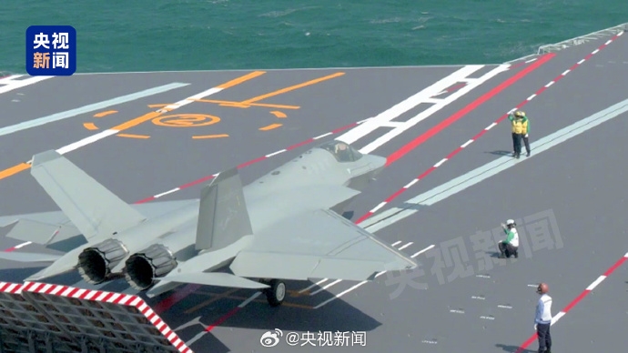 福建艦入列後完成首次海上實兵訓練。央視