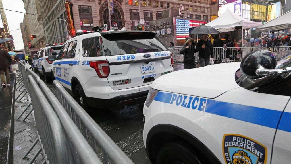 紐約市警察。美聯社 紐約市警察。美聯社