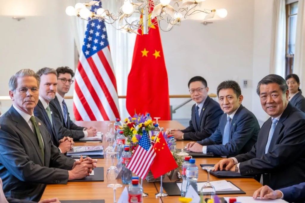 中美谈判代表早前在日内瓦会谈。美国驻华大使馆 中美谈判代表早前在日内瓦会谈。美国驻华大使馆