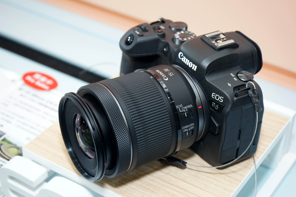 場內亦可預訂Canon即將推出的RF 15-30mm超廣角變焦鏡。售價：$4,980