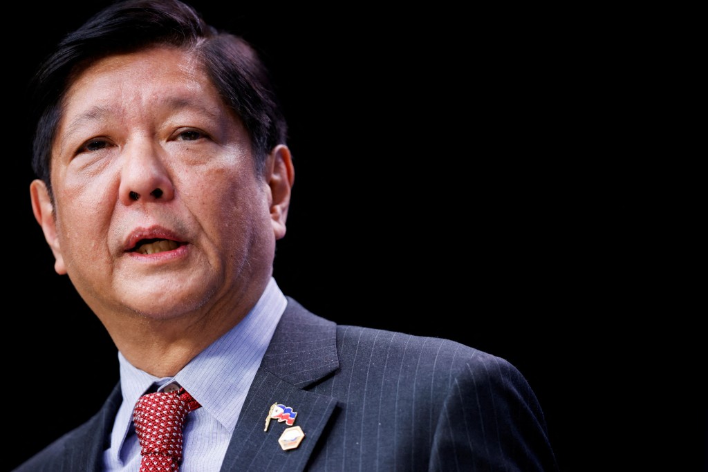 菲律宾总统小马可斯表示要追究撞沉船责任。路透社