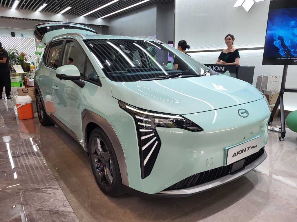 廣汽埃安AION Y Plus「智尊版」電動車香港開售，一換一意向價HK$250,000。