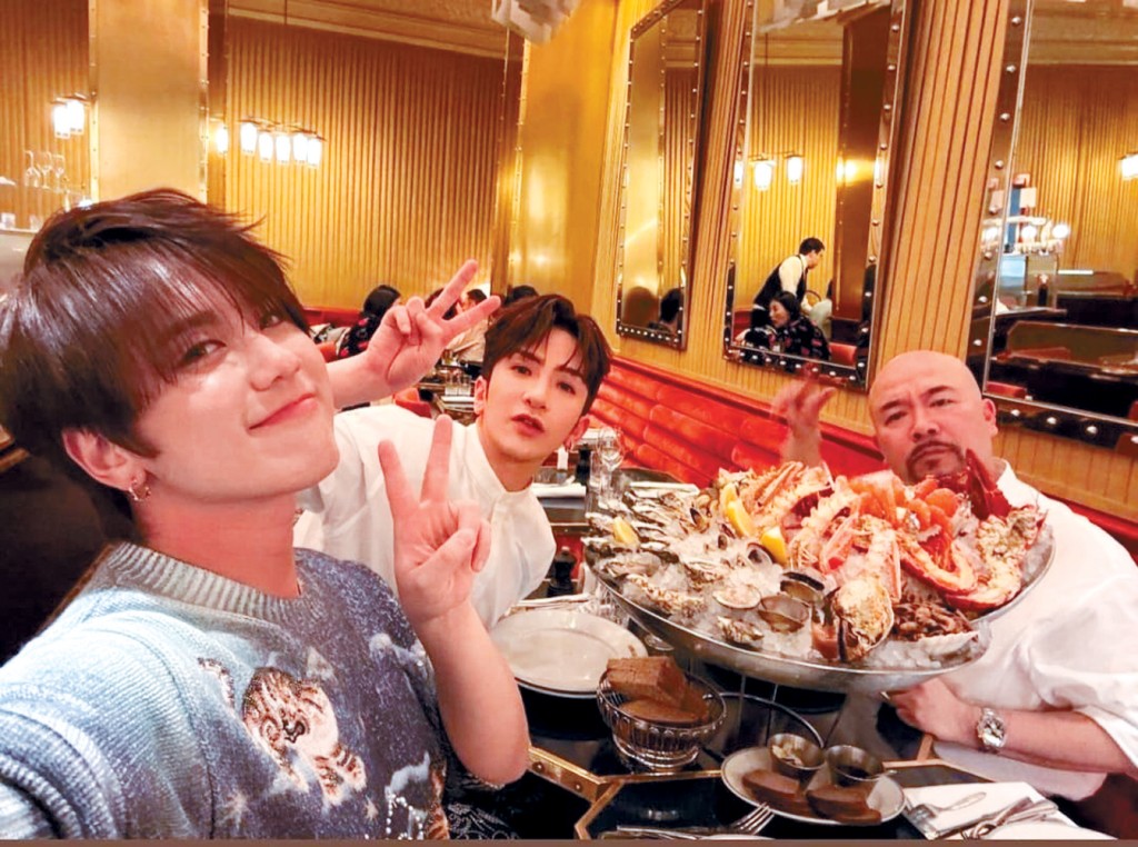 姜濤、AL、Wyman相約食海鮮大餐。