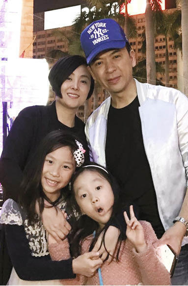 郭政鸿在2009年已经认识现任妻子，两人婚后诞下两个女儿。