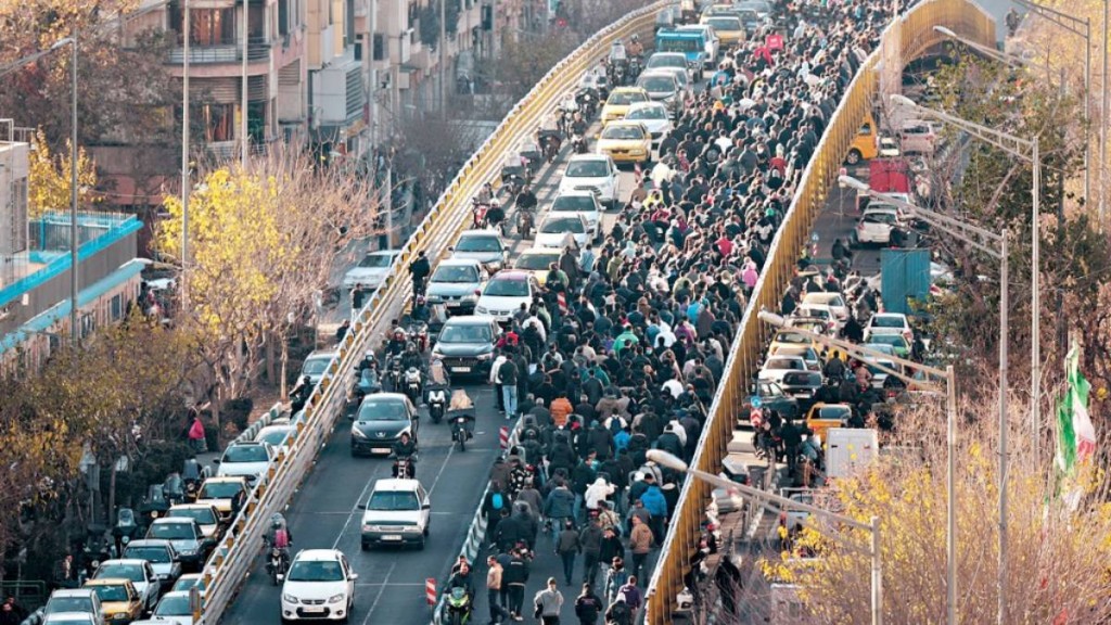 貨幣貶值匯率創新低伊朗商販爆示威。