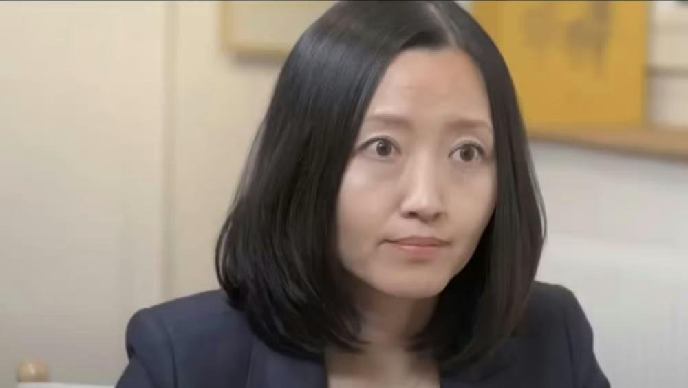 前央視女主持柴靜神隱8年復出,西班牙拍片剖析恐襲。